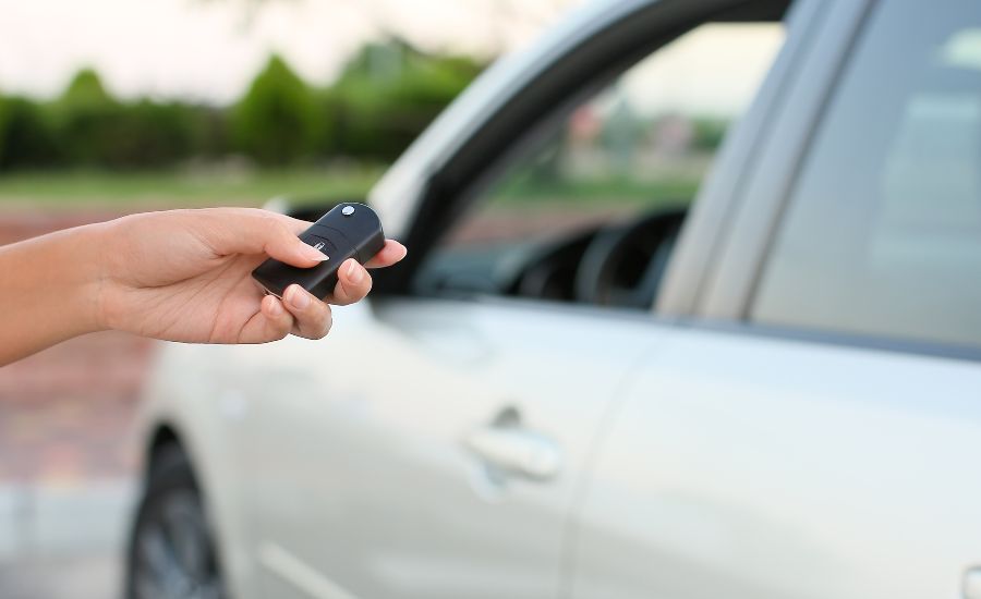 How to charge Jeep key fob if the battery discharged 1